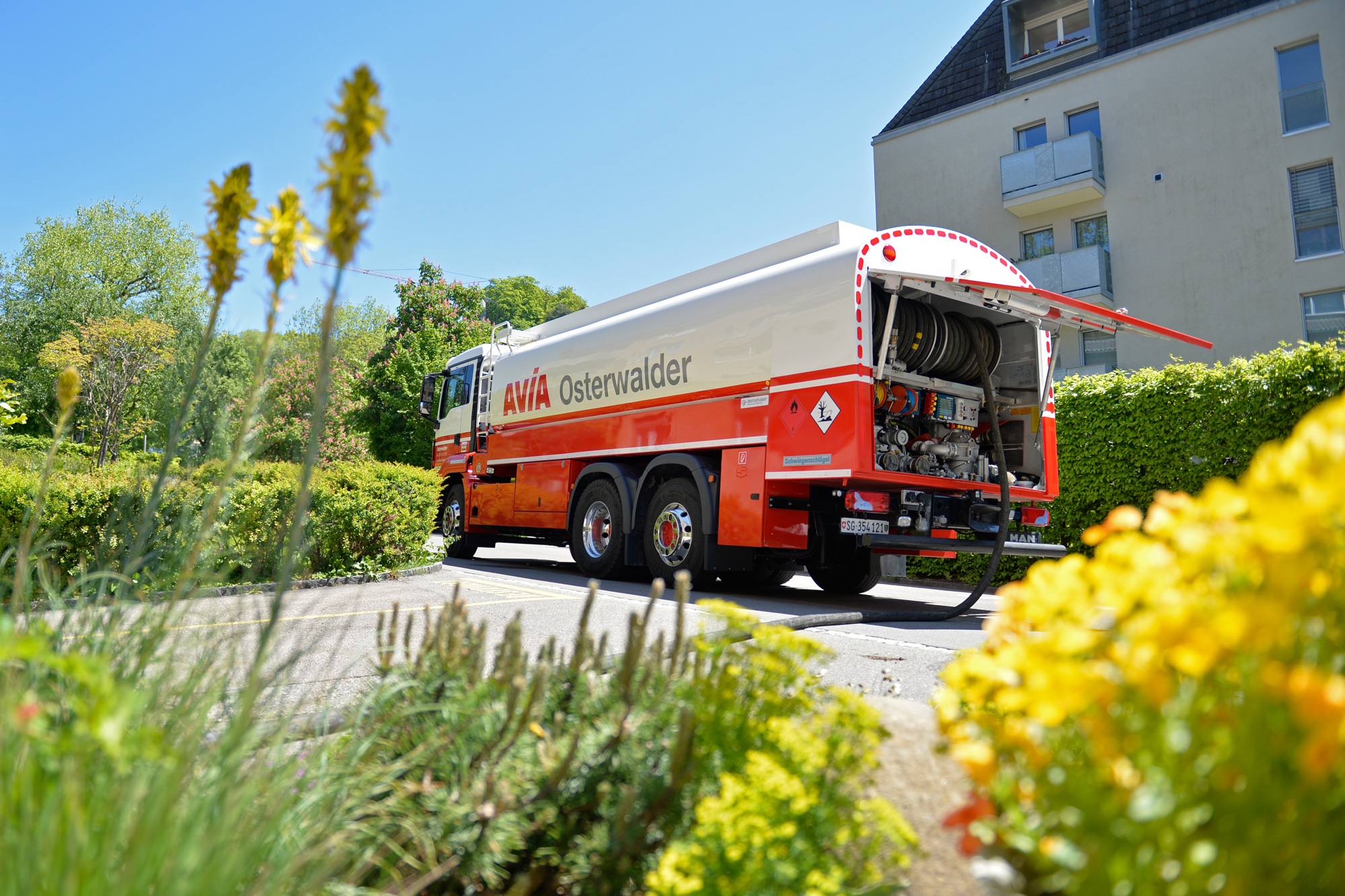 mineraloel-lastwagen-avia-osterwalder-gruppe-2000px