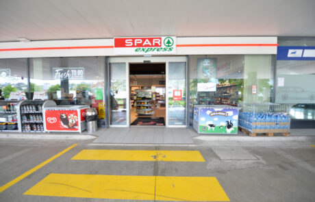 spar-express-shop-aussen-osterwalder-gruppe SPAR express Shop aussen